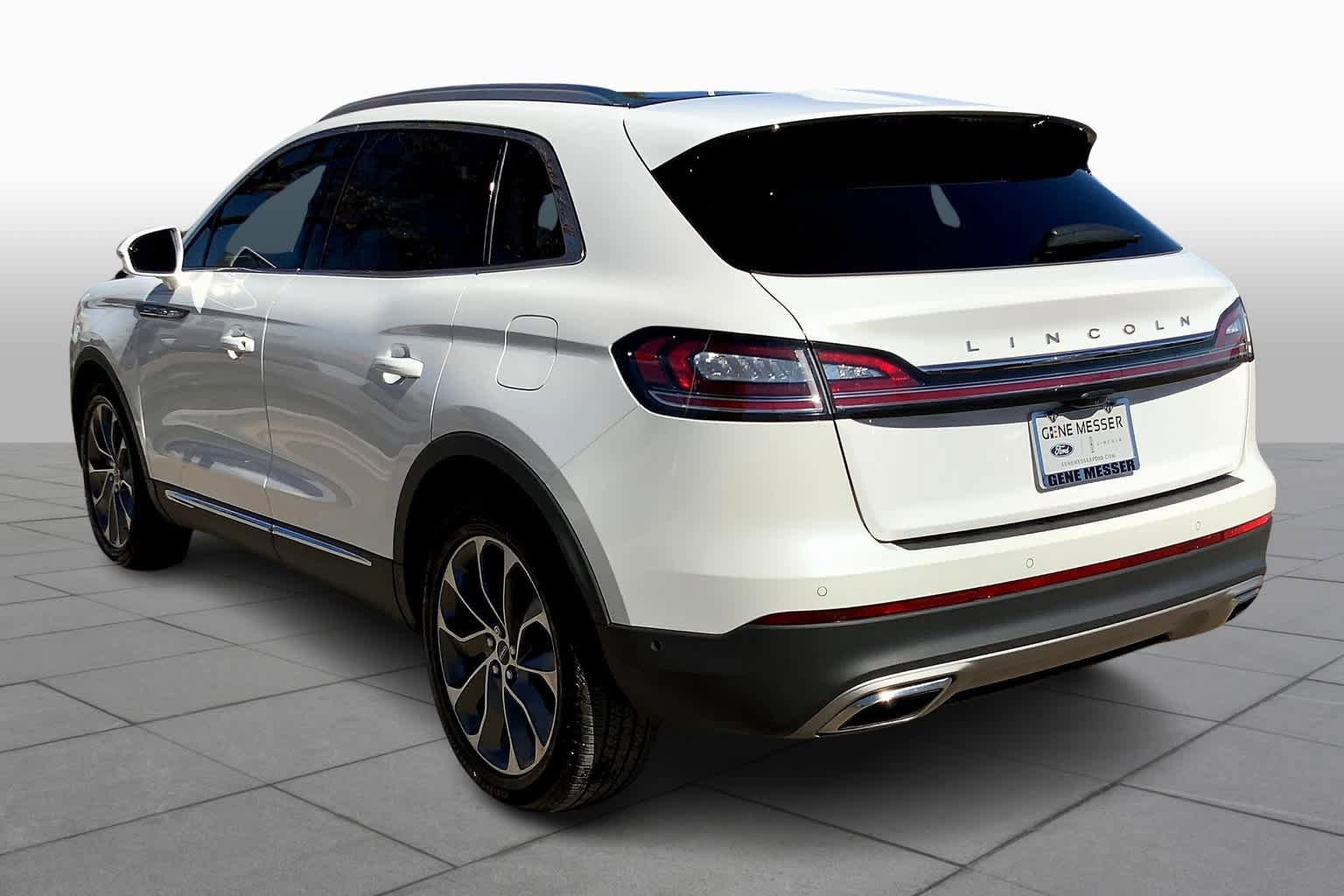 Used 2022 Lincoln Nautilus Reserve FWD image 12