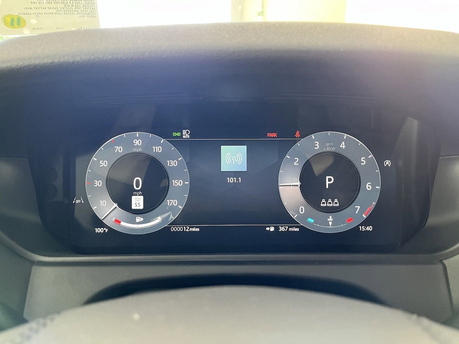 Used 2025 Land Rover Range Rover Velar Dynamic SE image 17