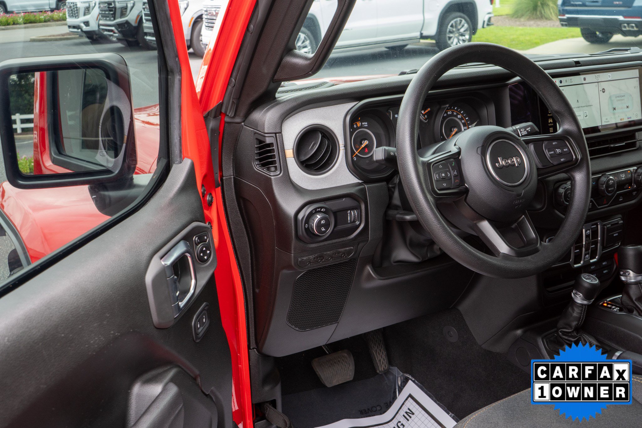 Used 2025 Jeep Gladiator Sport AWD/4WD image 12
