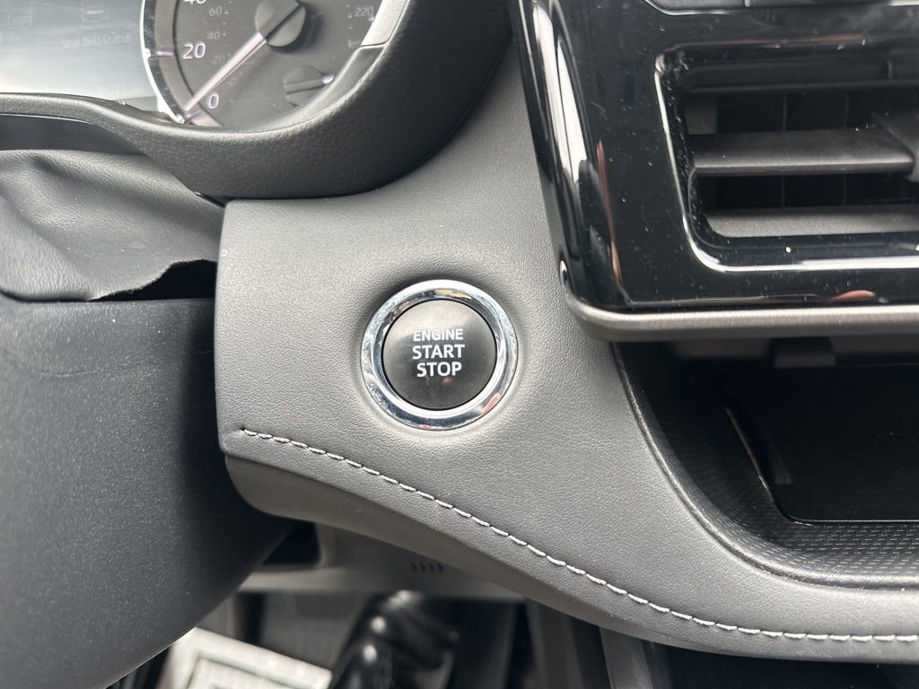 Used 2023 Toyota Highlander XLE image 18