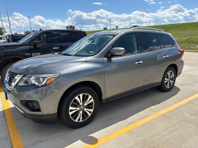 Used 2017 Nissan Pathfinder SL w/ SL Tech Package AWD/4WD image 4