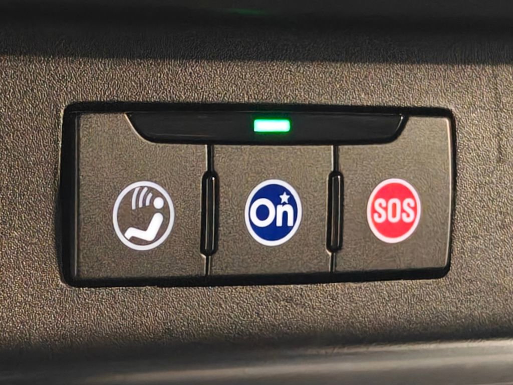 Used 2021 Chevrolet Camaro SS w/ Wild Cherry Design Package 2 RWD image 15