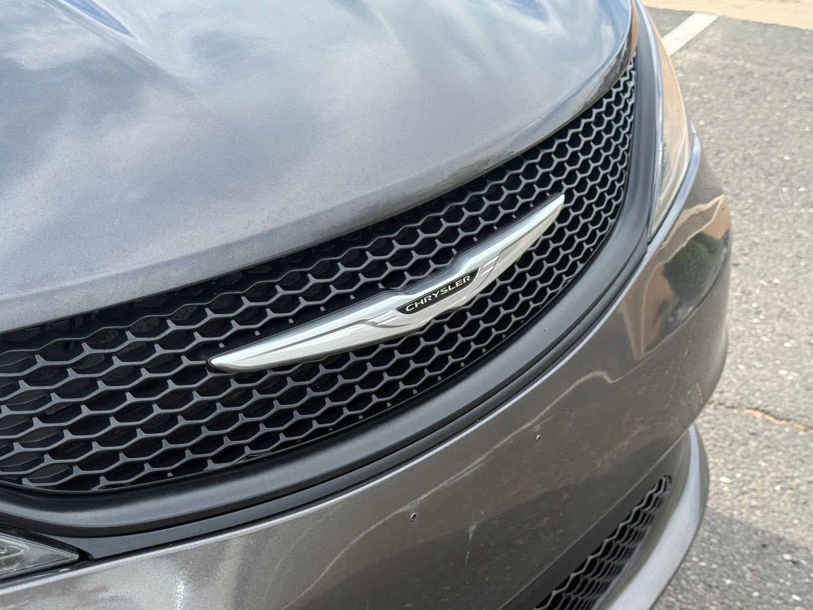 Used 2022 Chrysler Voyager LX image 30