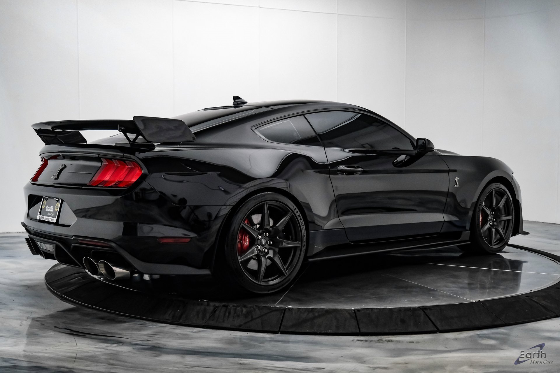 Used 2020 Ford Mustang Shelby GT500 w/ Carbon Fiber Track Pack image 13