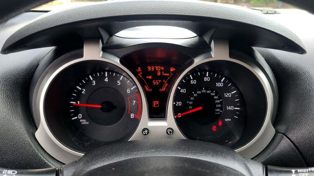 Used 2014 Nissan Juke S image 16