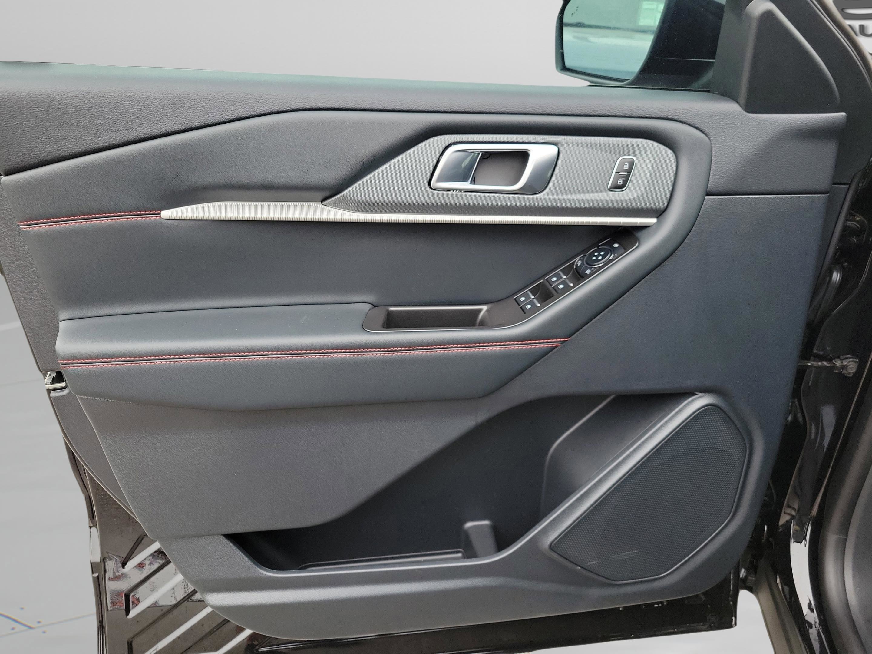 New 2026 Ford Explorer ST-Line image 28