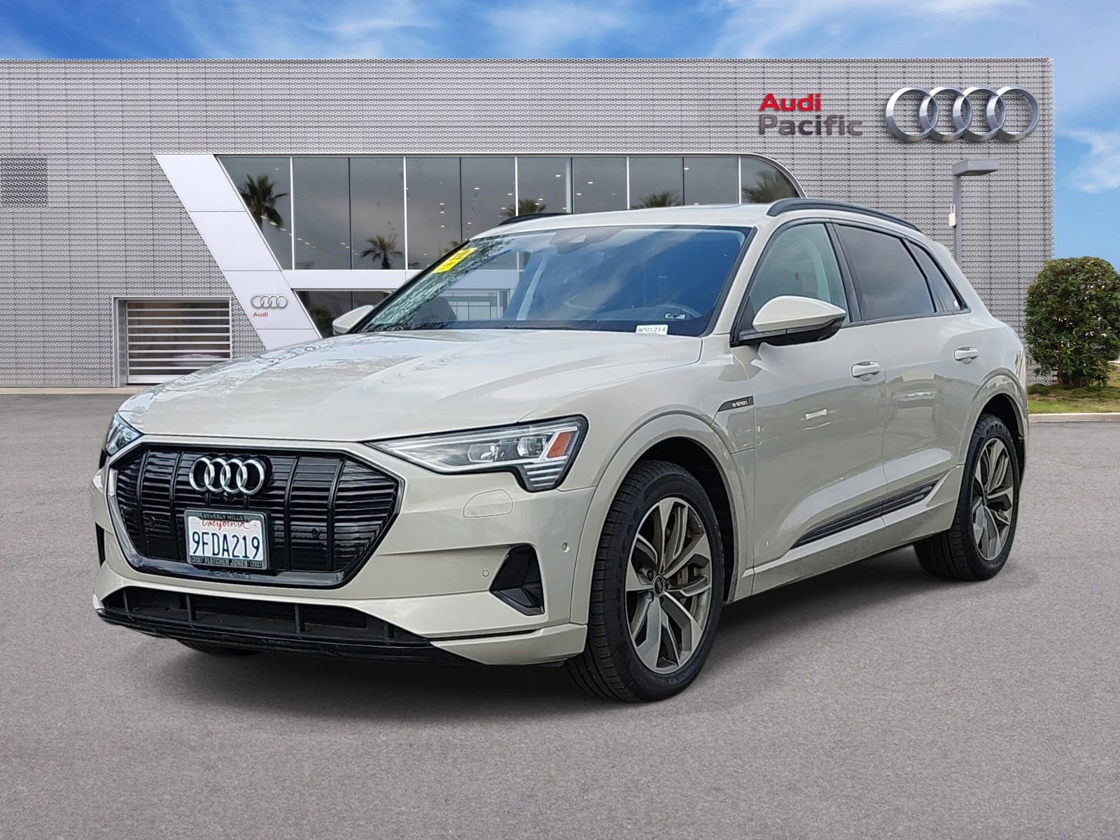 Used 2021 Audi e-tron Premium Plus w/ Premium Plus Package AWD/4WD image 1