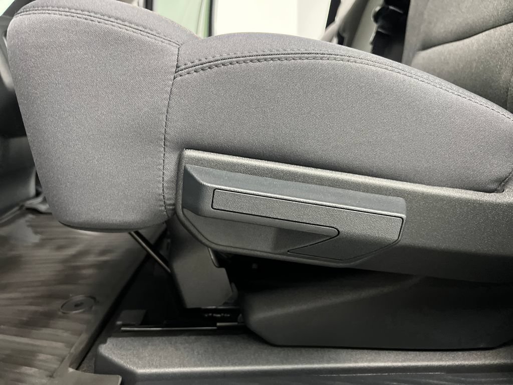 Used 2025 Ford Expedition Active RWD image 18