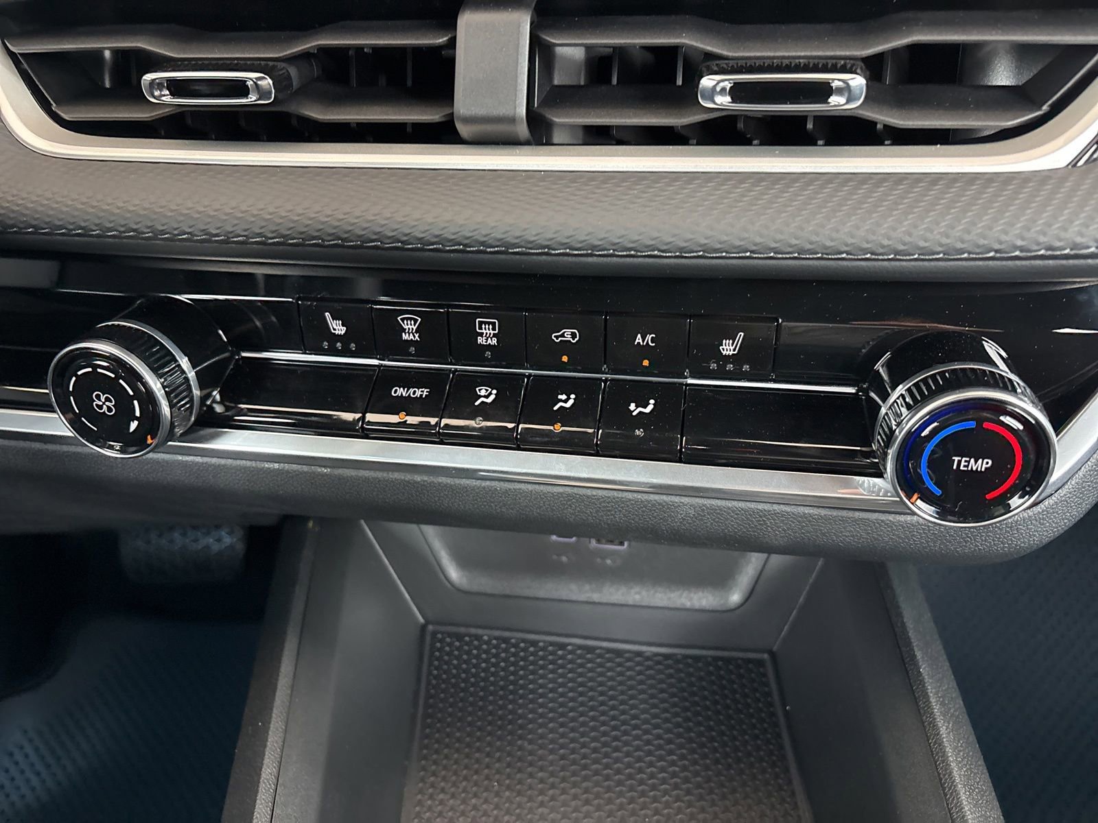 New 2026 Chevrolet Equinox LT FWD image 24