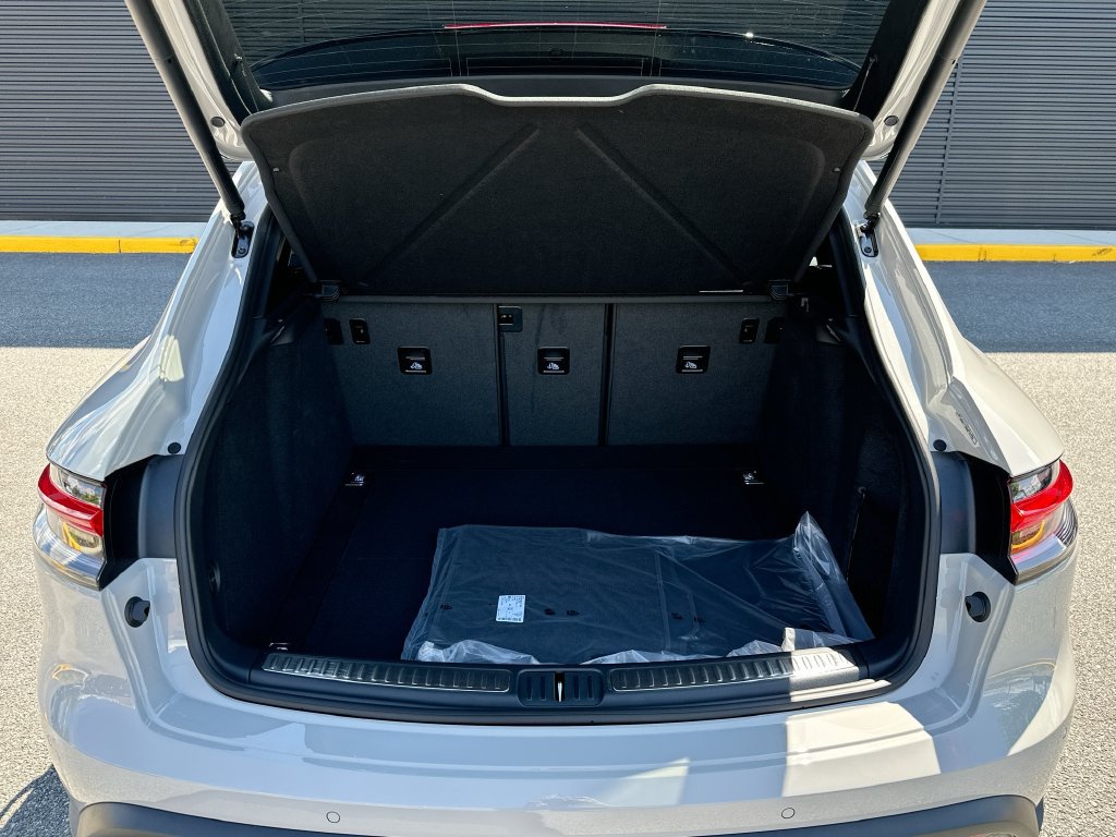New 2026 Porsche Macan AWD/4WD image 31