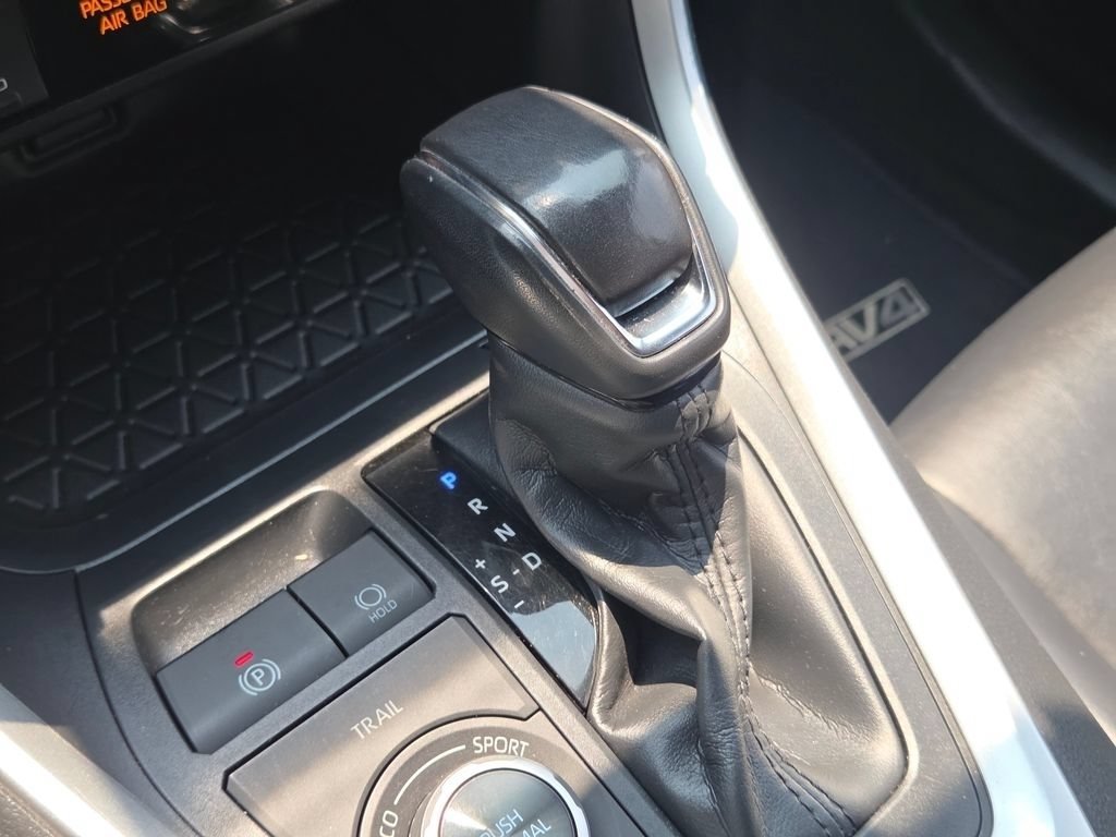Used 2019 Toyota RAV4 XSE w/ Carpet Mat Package AWD/4WD image 37