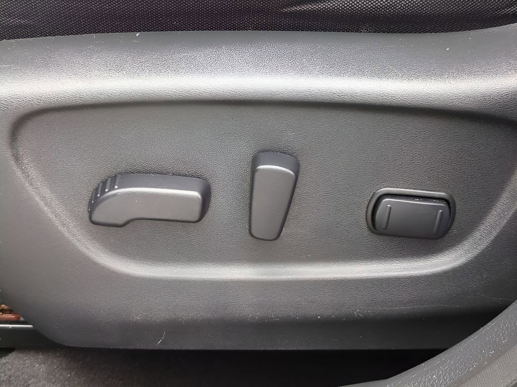 Used 2019 Nissan Rogue SV image 20