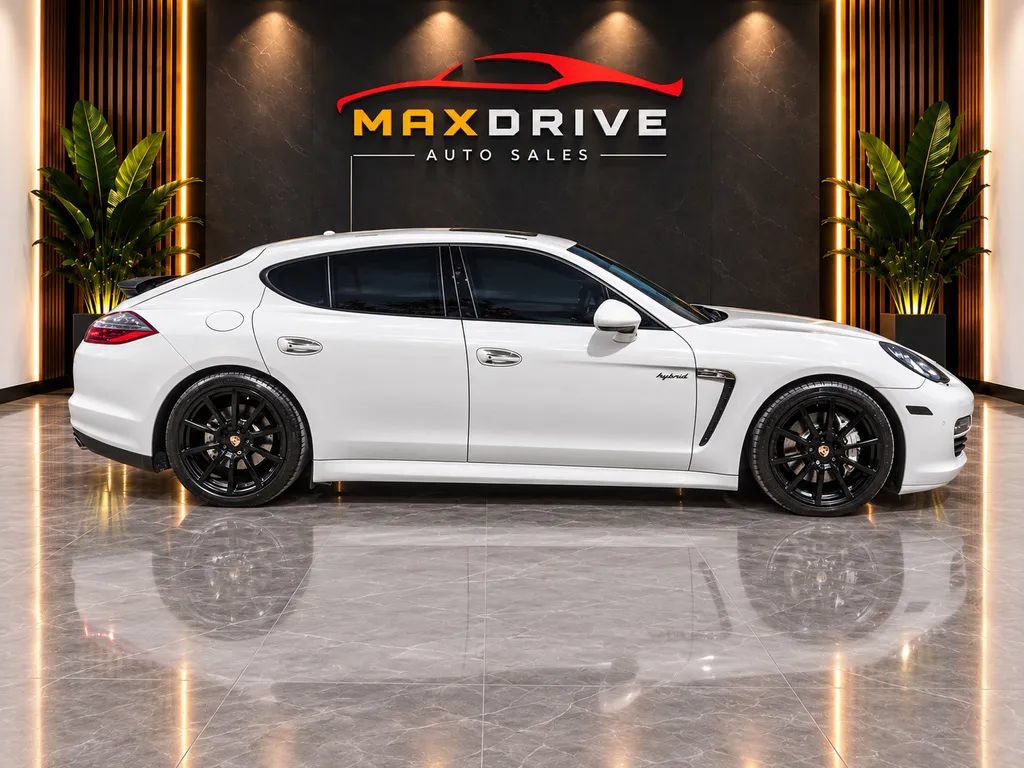 Used 2012 Porsche Panamera S RWD image 2