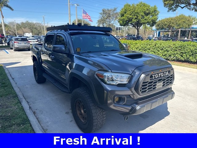 Used 2020 Toyota Tacoma TRD Off-Road w/ Technology Package image 3