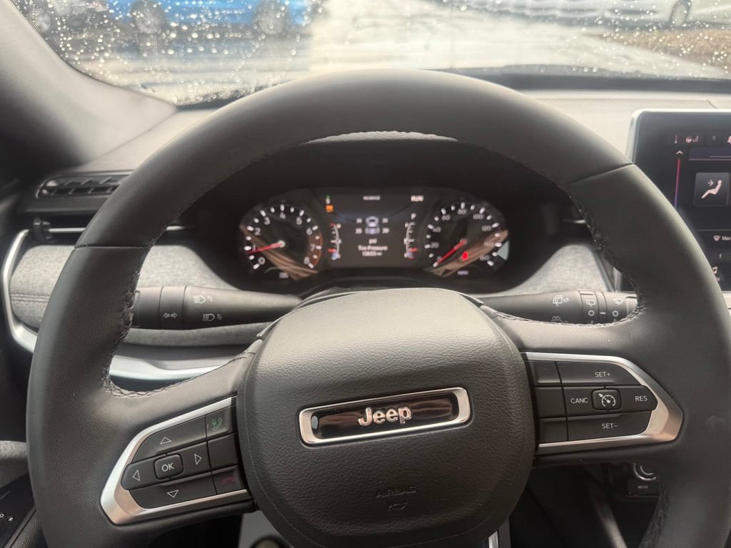 Used 2024 Jeep Compass Latitude AWD/4WD image 20