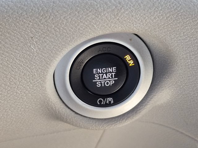 Used 2022 Chrysler Voyager LX FWD image 25
