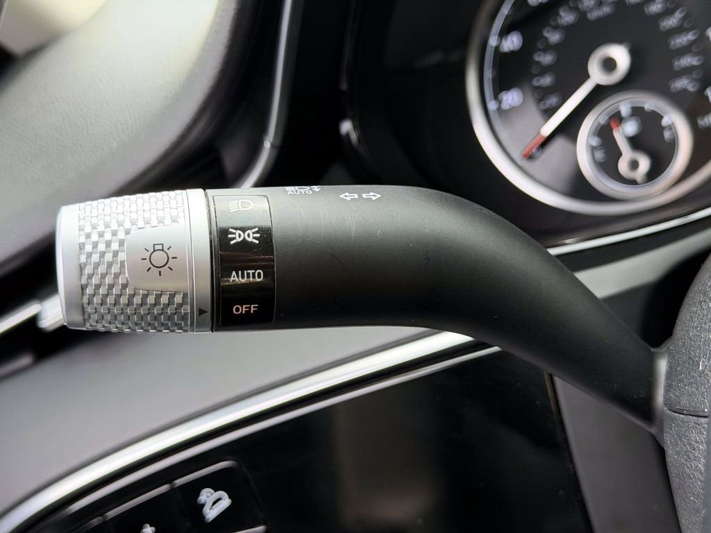 Certified 2025 Genesis GV70 2.5T image 21