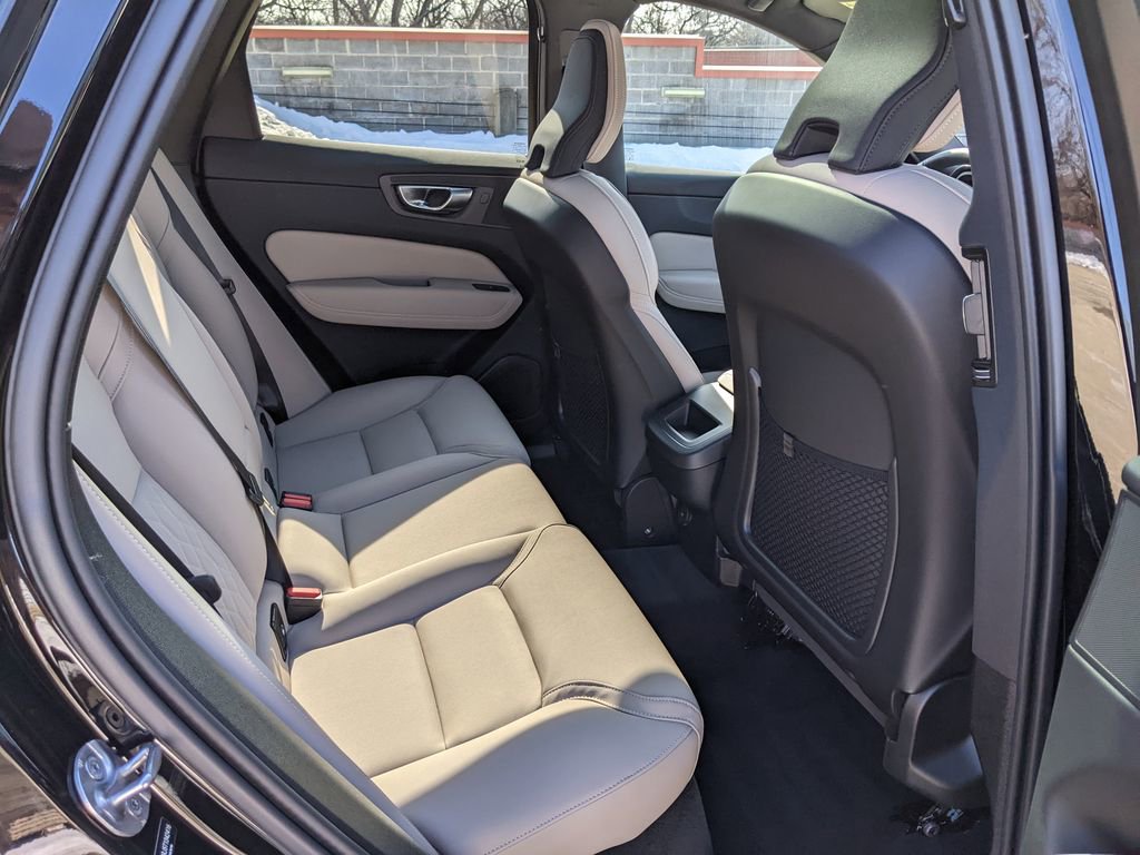 Certified 2026 Volvo XC60 B5 Core image 25