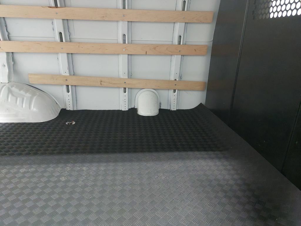 Used 2024 GMC Savana 2500 w/ Driver Convenience Package image 10