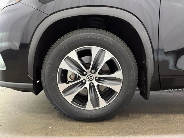 Certified 2022 Toyota Highlander XLE AWD/4WD image 28