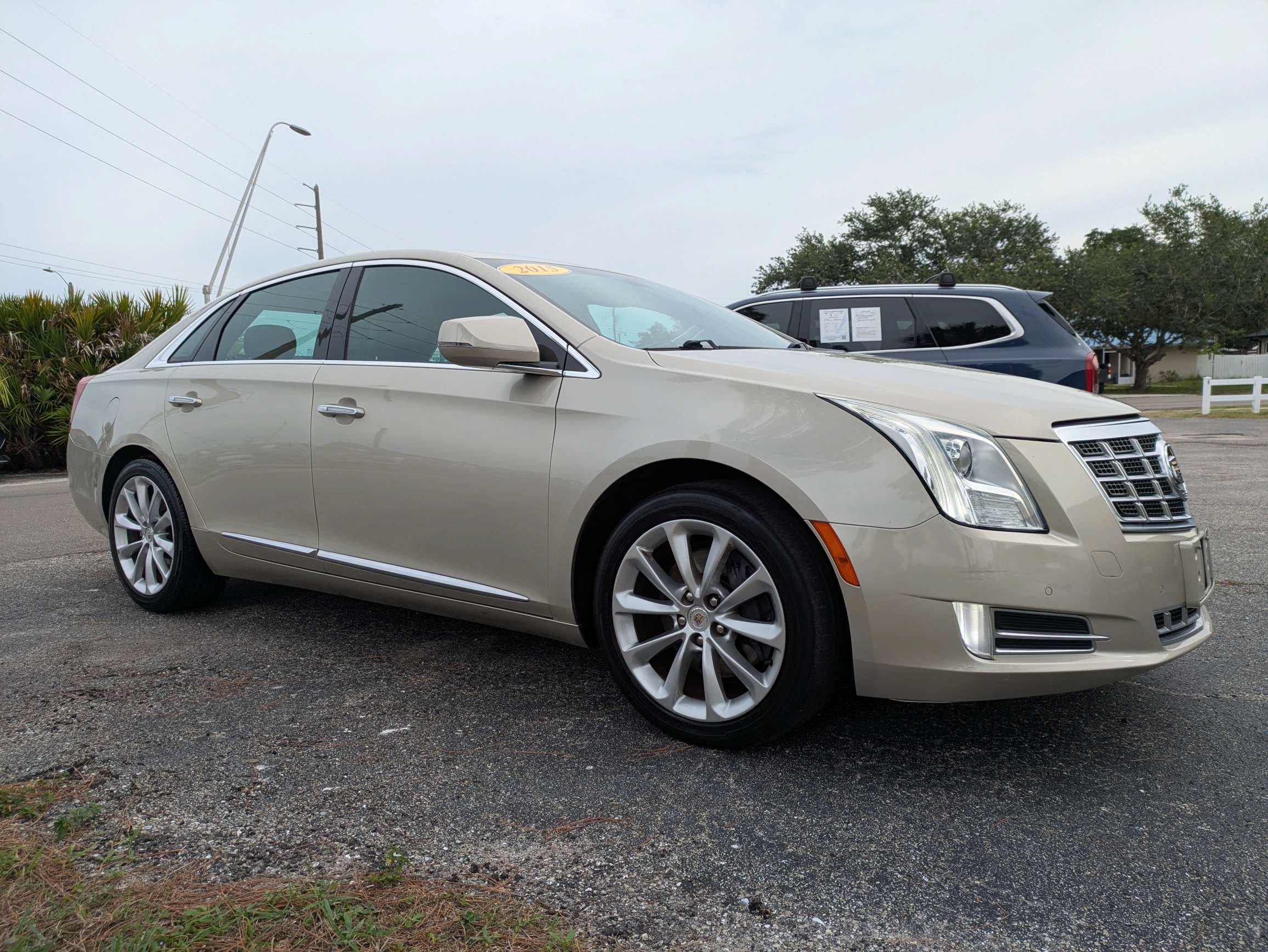 Used 2015 Cadillac XTS Luxury AWD/4WD image 2