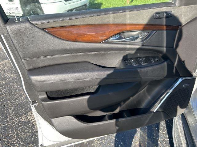 Used 2020 Cadillac Escalade ESV Luxury image 7