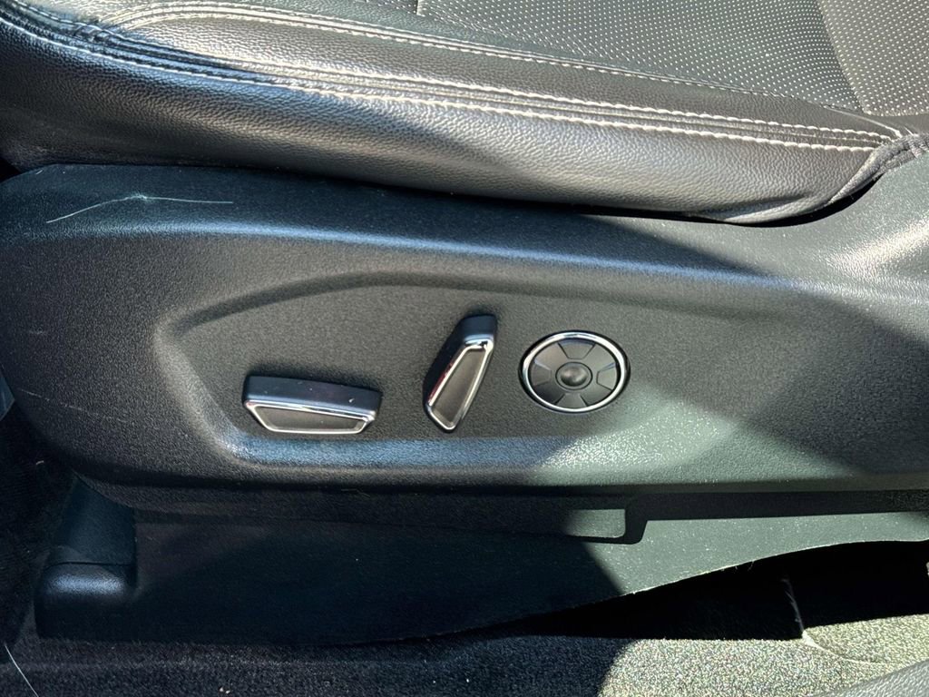 Used 2018 Ford Explorer Limited w/ Equipment Group 301A AWD/4WD image 14