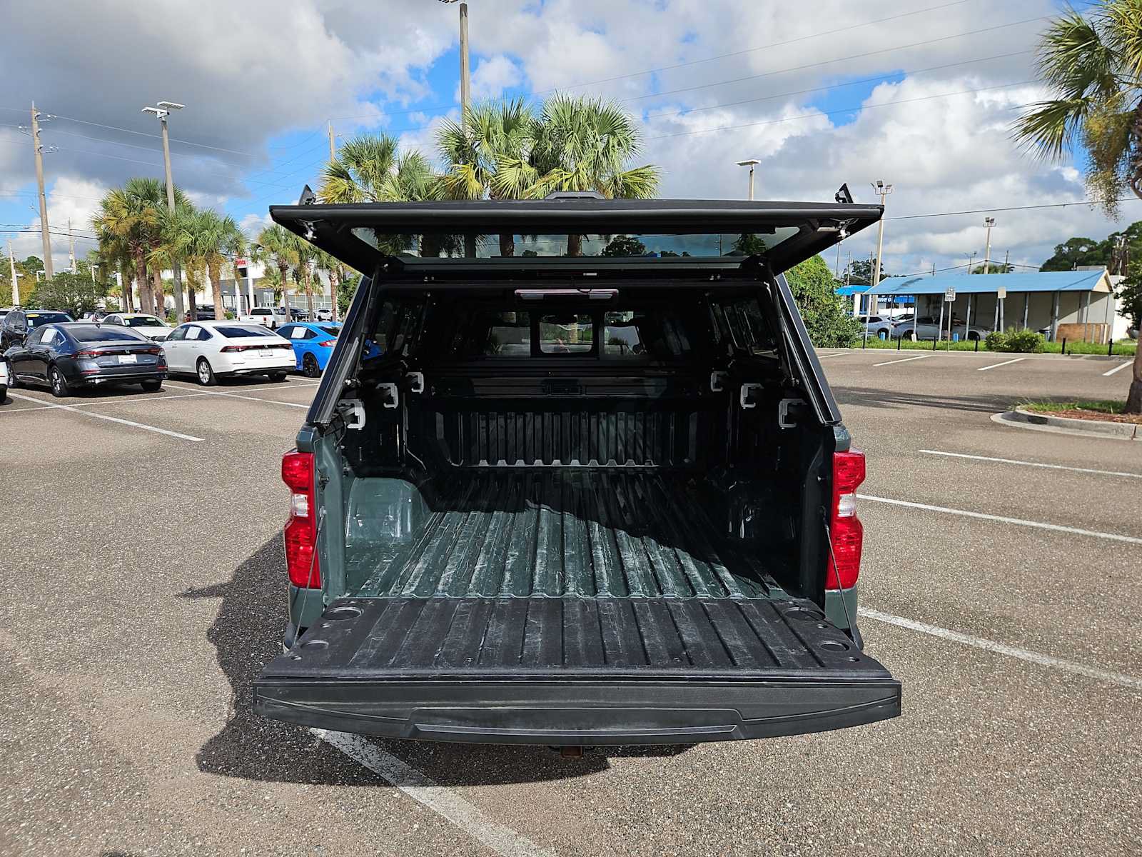 Used 2025 Chevrolet Silverado 1500 LT AWD/4WD image 20