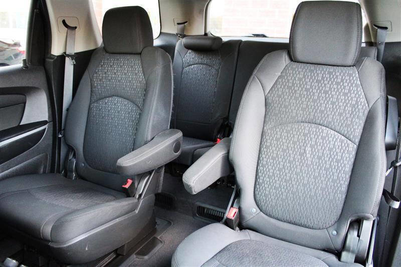 Used 2011 GMC Acadia SLE image 23