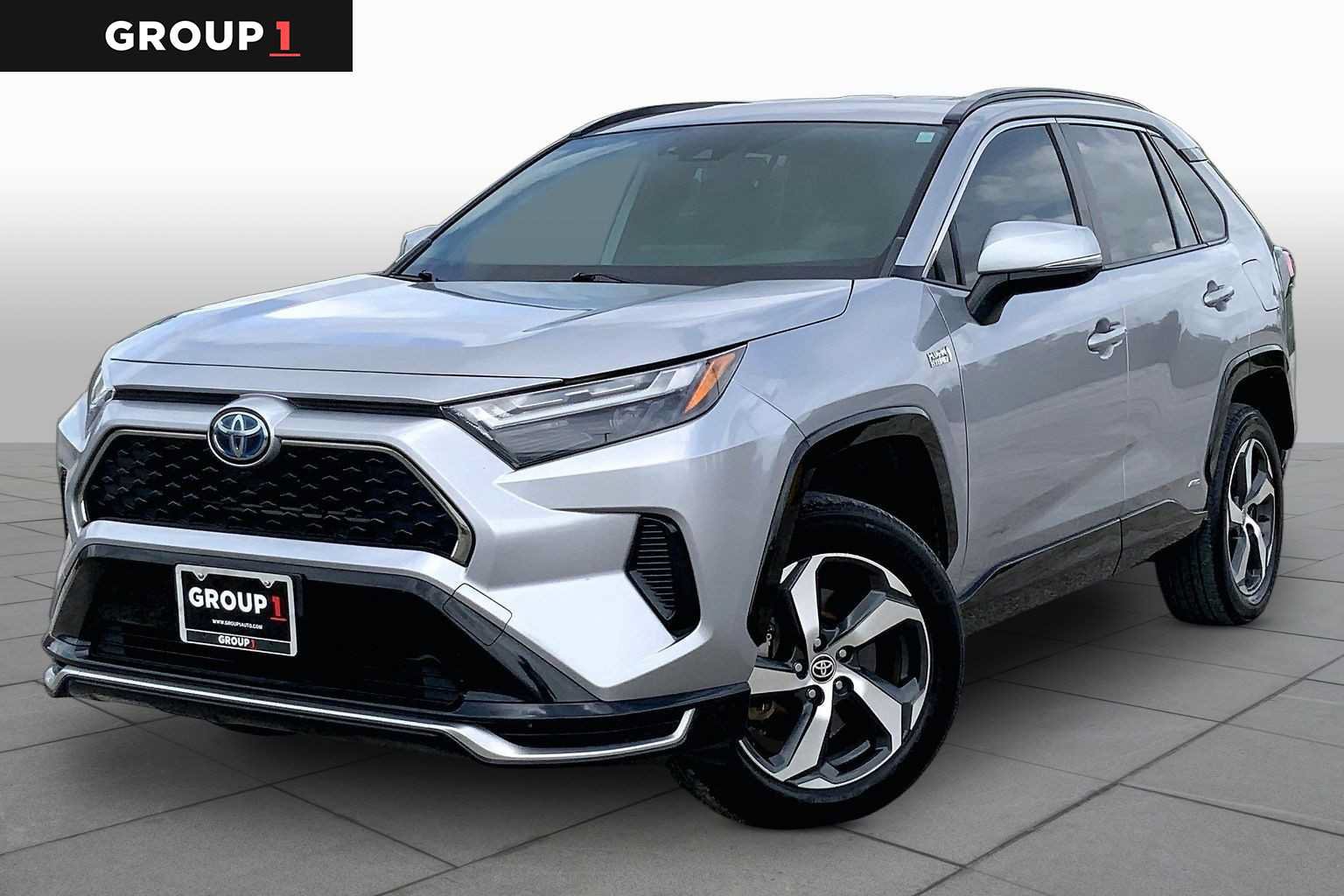 Used 2022 Toyota RAV4 SE AWD/4WD image 1