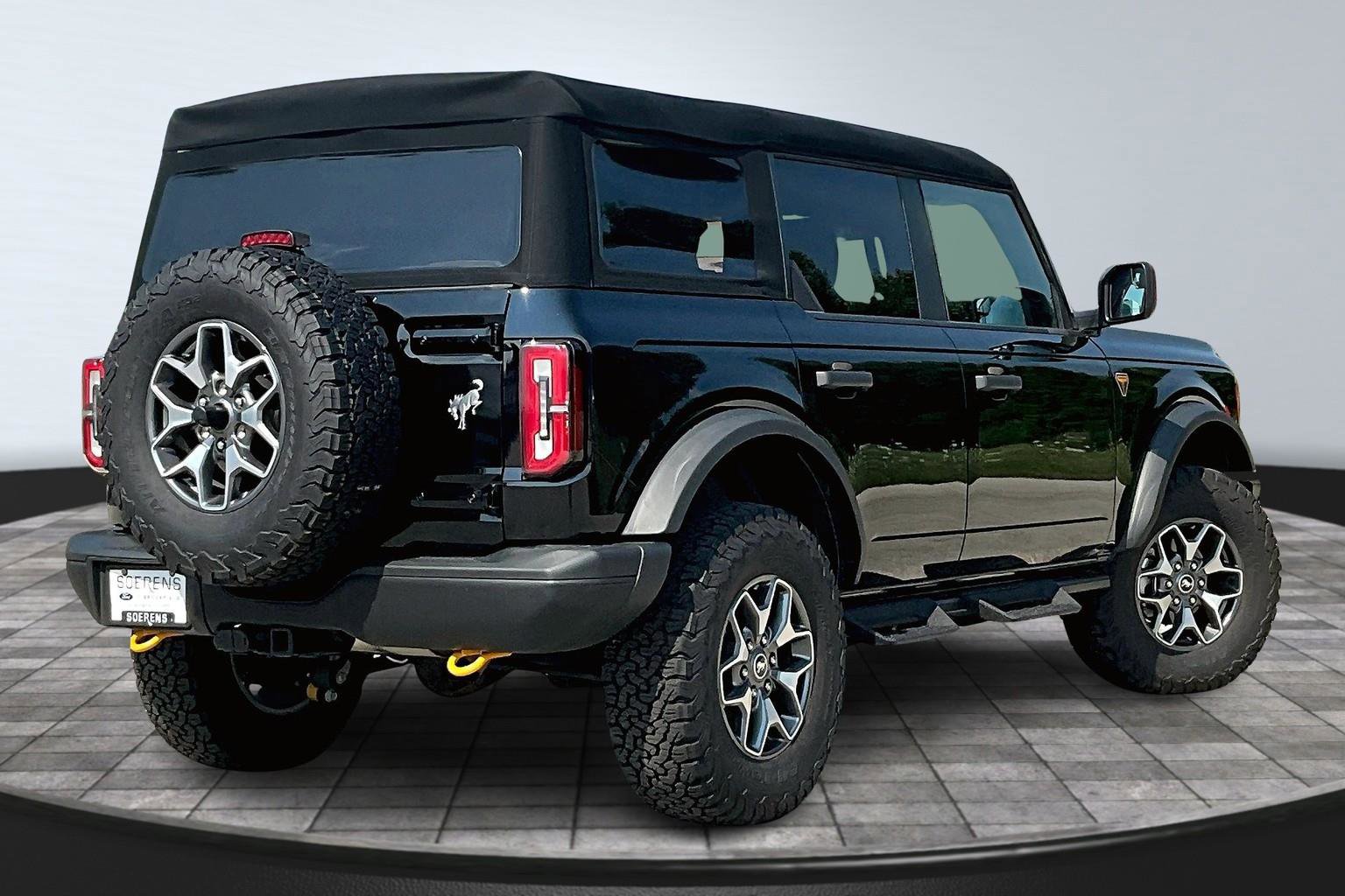 Used 2024 Ford Bronco Badlands image 5