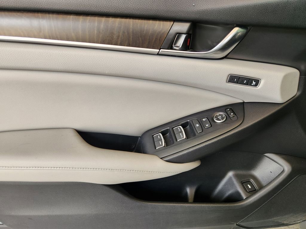 Used 2019 Honda Accord Touring image 21