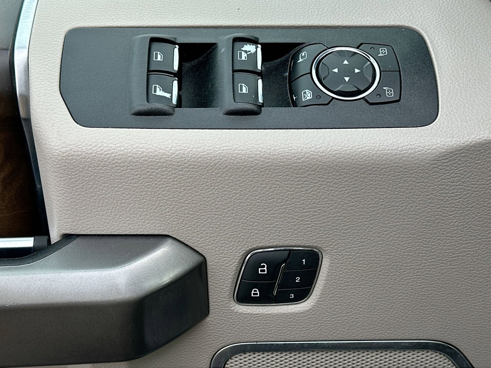 Used 2020 Ford F150 Limited w/ Trailer Tow Package image 16