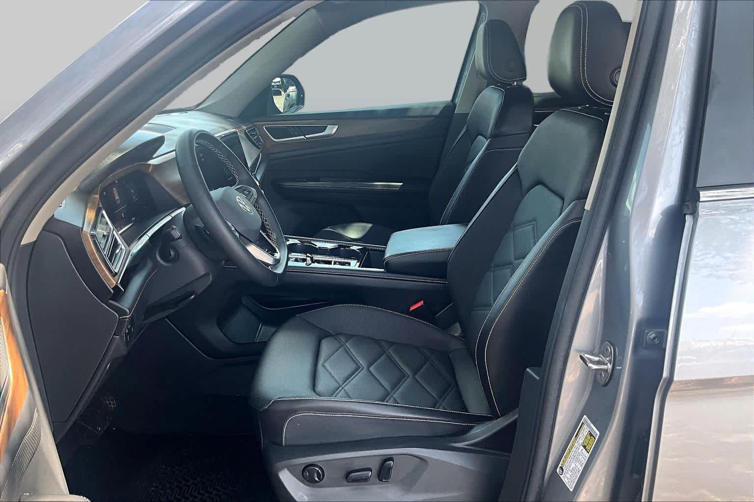Used 2024 Volkswagen Atlas SE FWD image 9