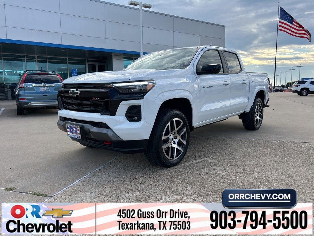 Used 2023 Chevrolet Colorado Z71 w/ Z71 Convenience Package 2