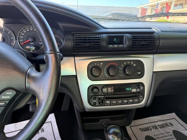 Used 2006 Chrysler Sebring Touring FWD image 12