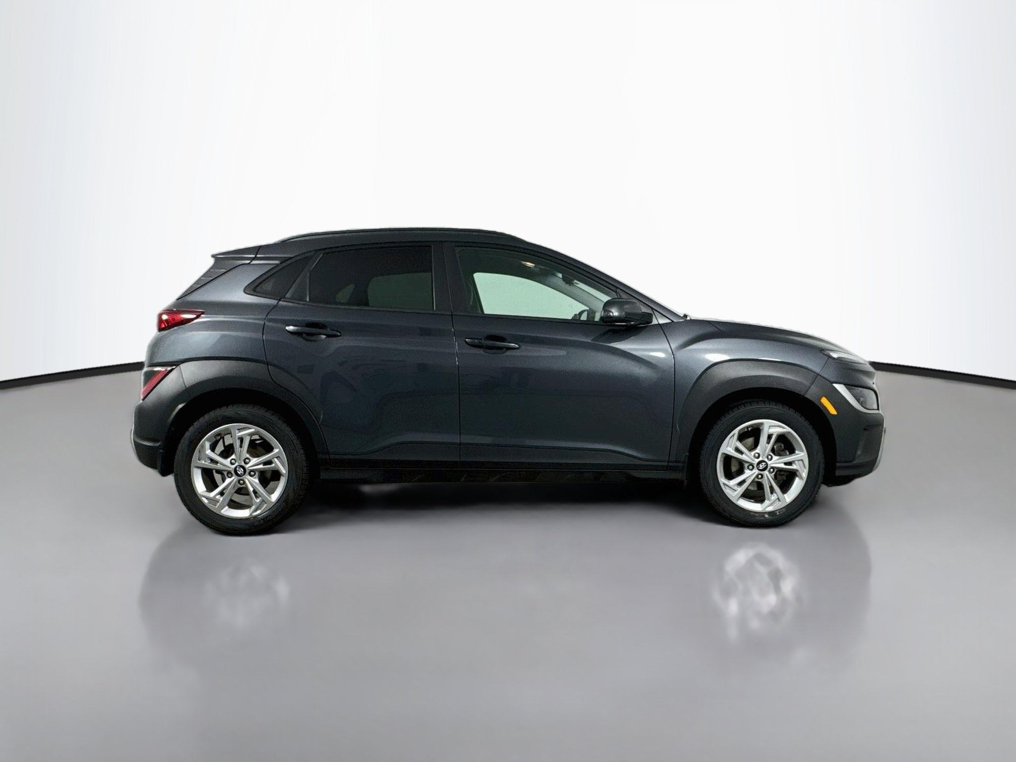 Used 2022 Hyundai Kona SEL FWD image 8