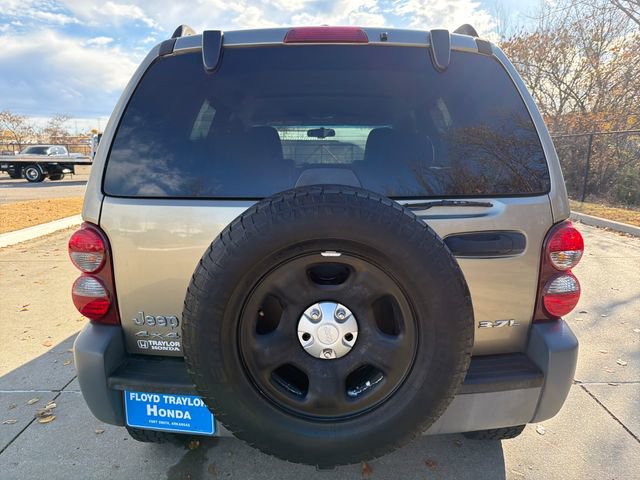 Used 2005 Jeep Liberty Sport image 4