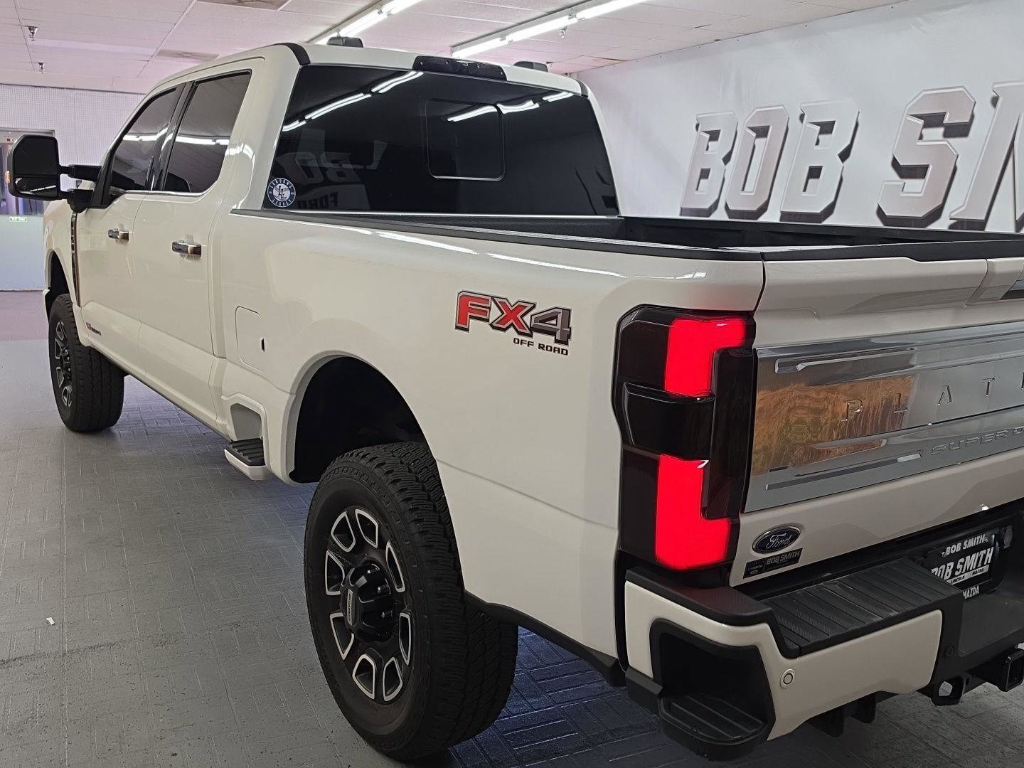 Used 2023 Ford F350 Platinum AWD/4WD image 4