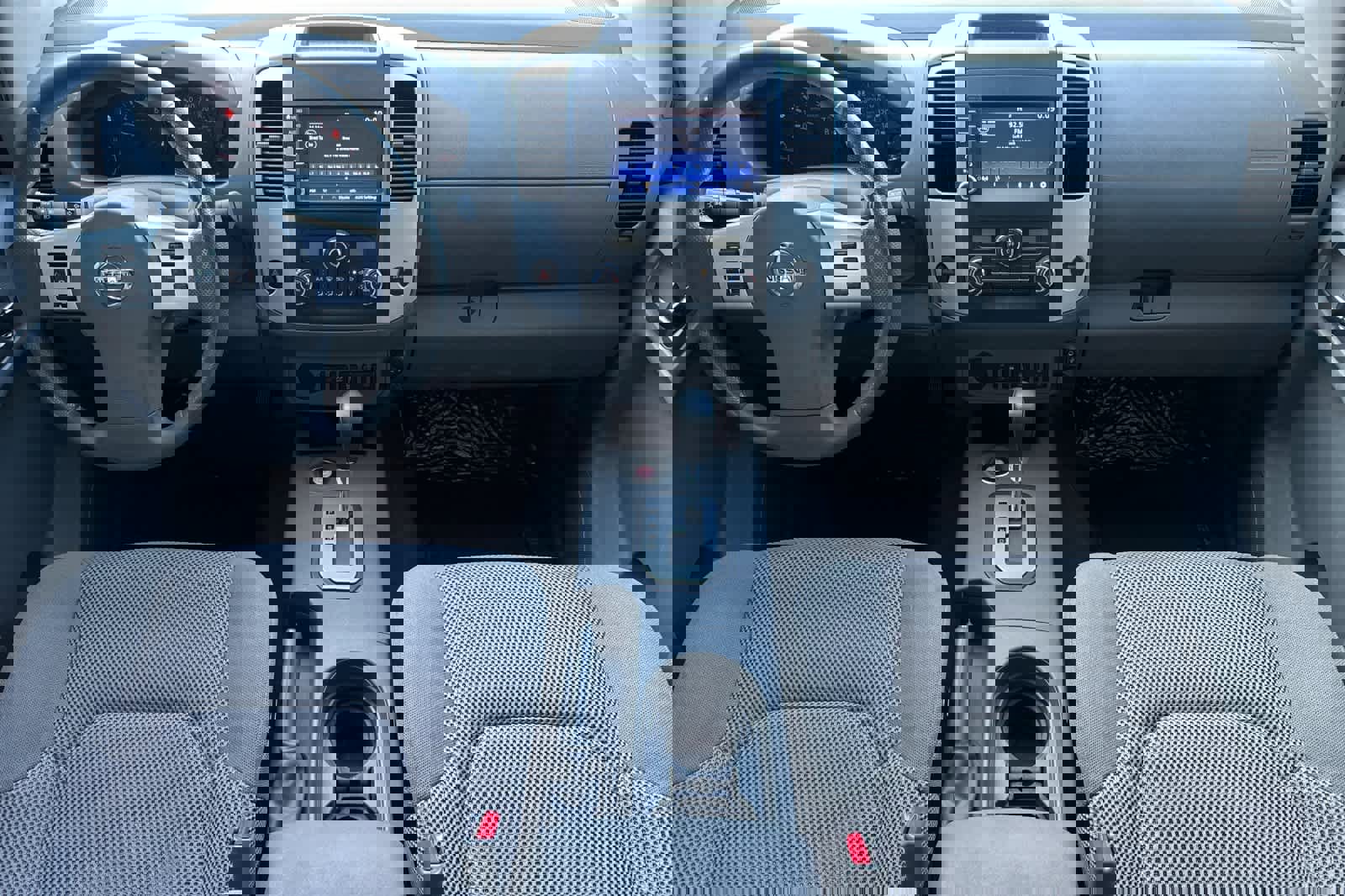 Used 2020 Nissan Frontier SV image 3