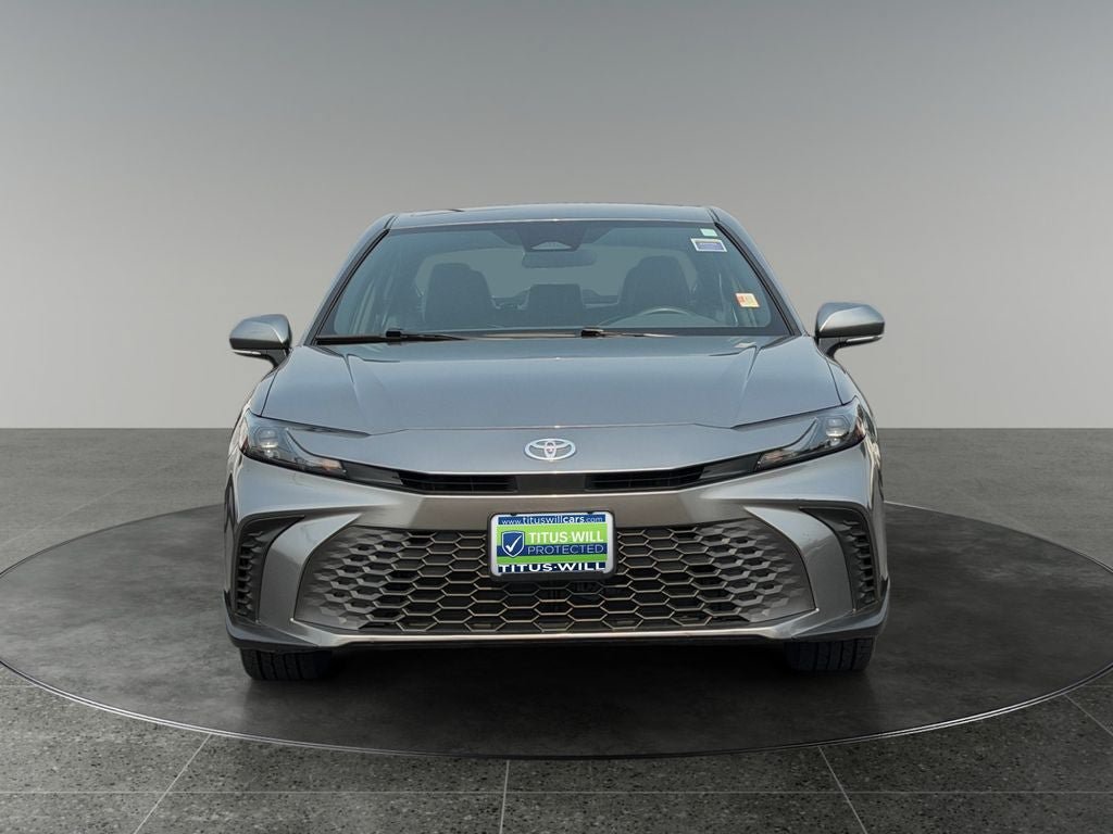 Used 2025 Toyota Camry SE FWD image 2