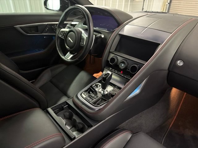 Used 2022 Jaguar F-TYPE Coupe RWD image 14