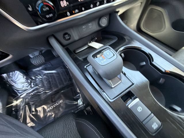 New 2026 Nissan Rogue SV w/ Cold Weather Package AWD/4WD image 19