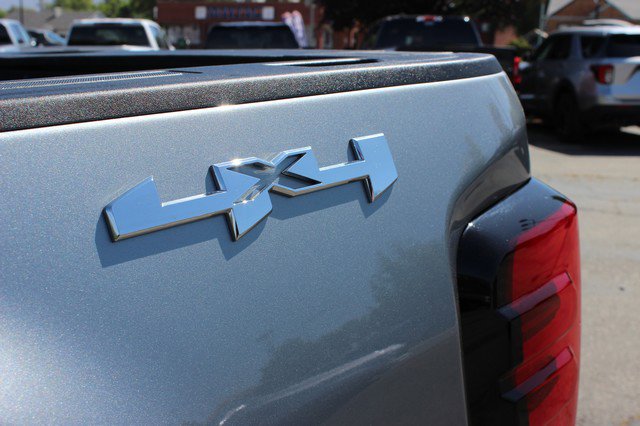 Used 2025 GMC Sierra 3500 SLT w/ SLT Convenience Package image 14