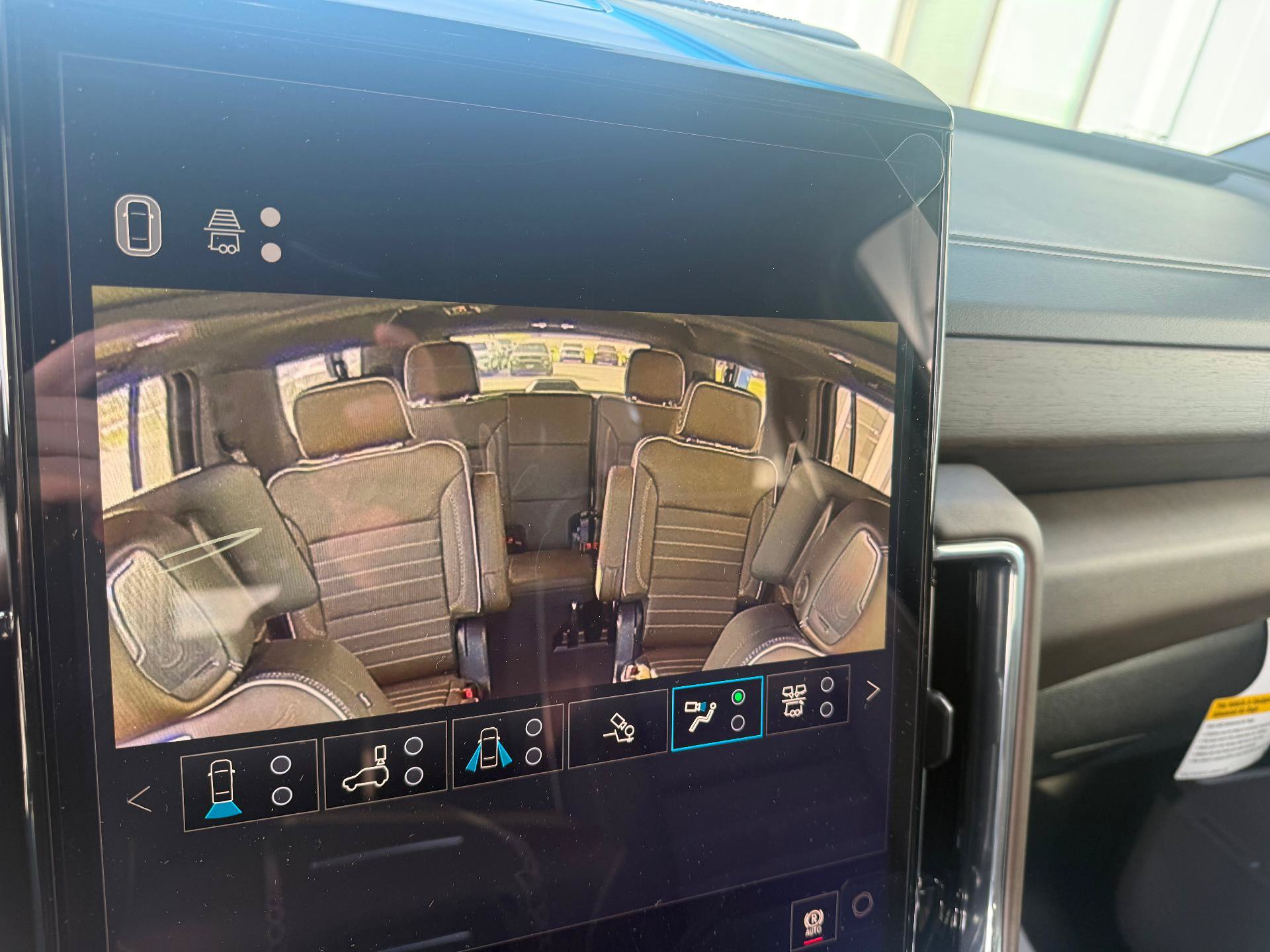 New 2027 GMC Yukon XL Denali Ultimate AWD/4WD image 22