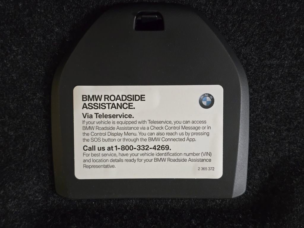 Used 2021 BMW M550i xDrive w/ Executive Package image 12