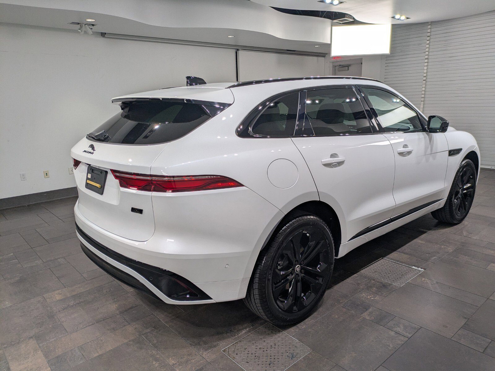 New 2026 Jaguar F-PACE R-Dynamic S image 27