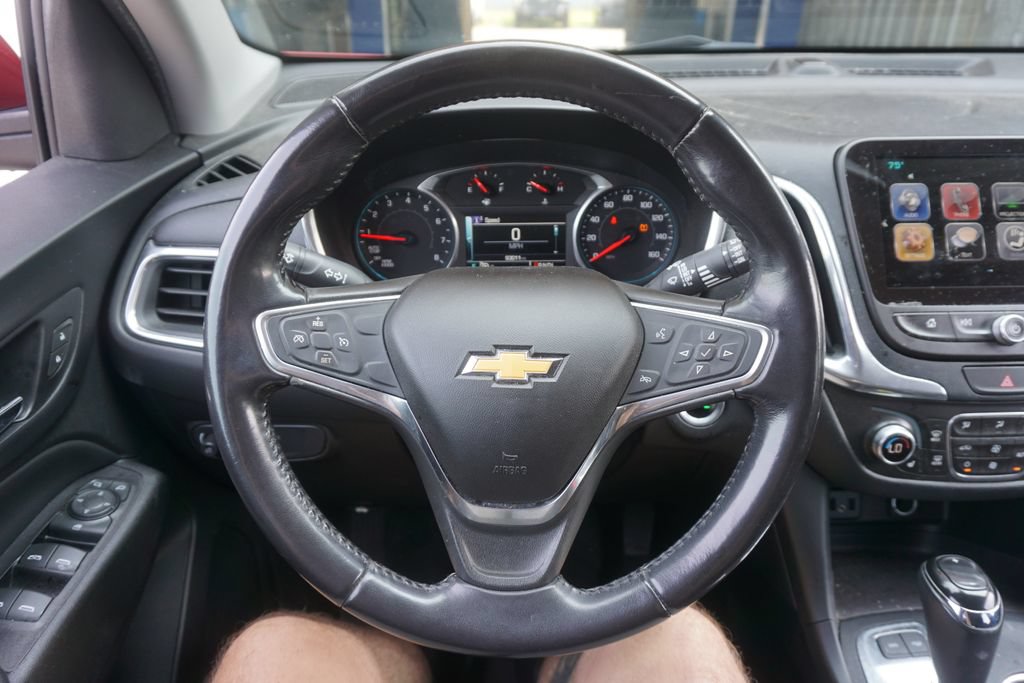 Used 2018 Chevrolet Equinox LT w/ Sun & Infotainment Package AWD/4WD image 3