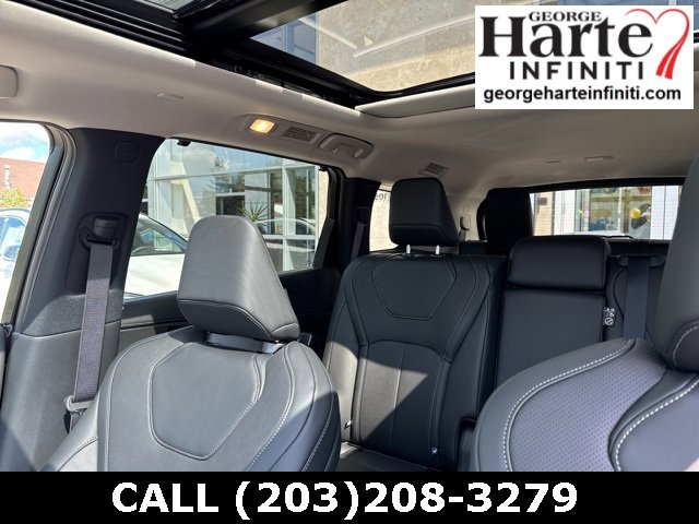 New 2026 INFINITI QX60 Luxe w/ Family Package image 23