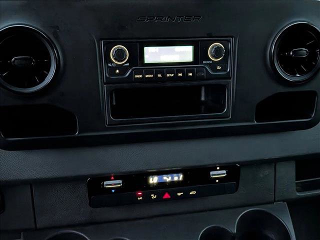 Used 2022 Mercedes-Benz Sprinter 2500 w/ Dashboard Charging Package image 7